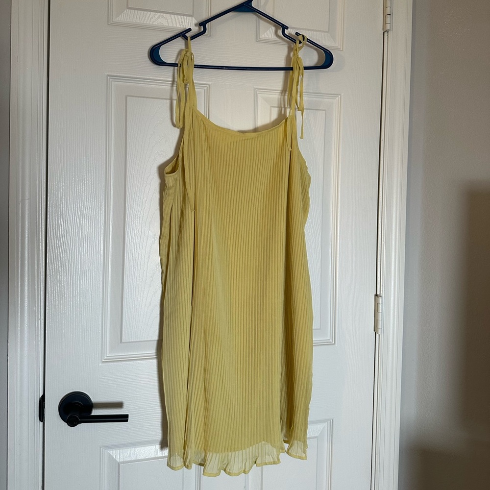 BCBGeneration Light Yellow Pleated Camisole